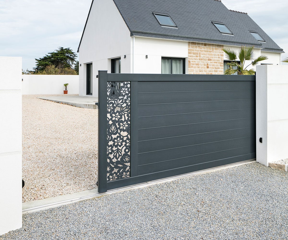 Portail coulissant alu