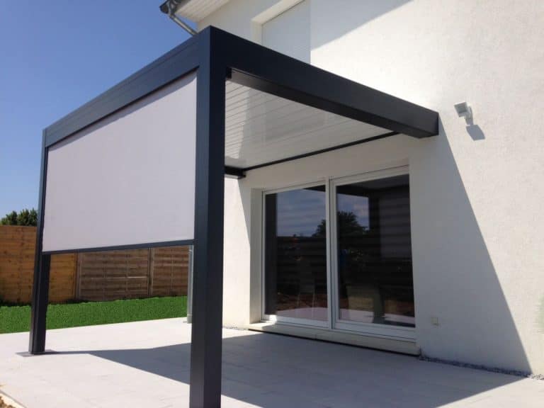 Pergola au Pays Basque : profiter de sa terrasse du printemps à l&rsquo;automne