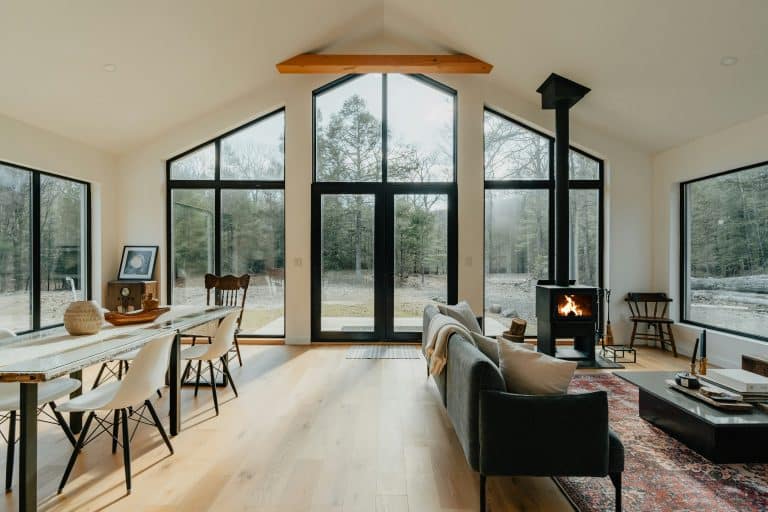 Menuiserie à Bayonne : bois, alu ou PVC, que choisir pour votre maison ?